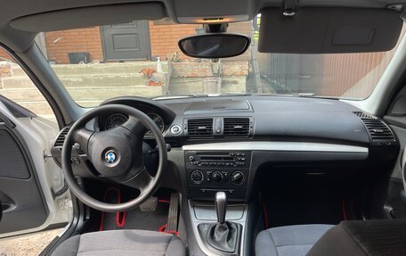 BMW 1 серия, 2011 год, 875 000 рублей, 22 фотография