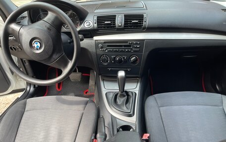 BMW 1 серия, 2011 год, 875 000 рублей, 21 фотография