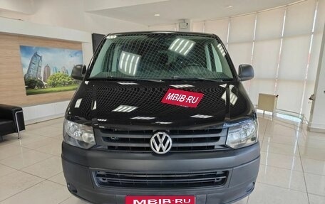 Volkswagen Caravelle T5, 2014 год, 1 849 000 рублей, 2 фотография