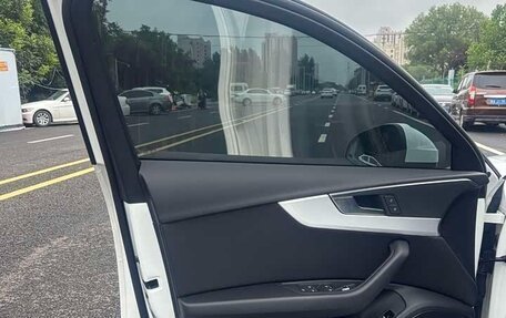 Audi A4, 2022 год, 2 600 800 рублей, 9 фотография