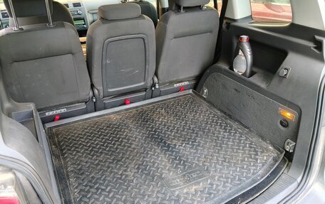Volkswagen Touran III, 2010 год, 790 000 рублей, 10 фотография