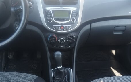 Hyundai Solaris II рестайлинг, 2011 год, 640 000 рублей, 7 фотография