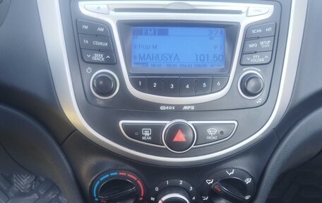 Hyundai Solaris II рестайлинг, 2011 год, 640 000 рублей, 9 фотография
