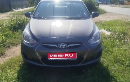 Hyundai Solaris II рестайлинг, 2011 год, 640 000 рублей, 3 фотография