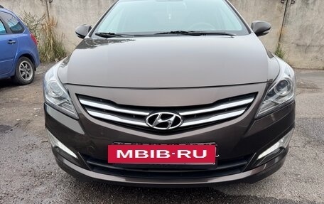 Hyundai Solaris II рестайлинг, 2015 год, 1 000 000 рублей, 2 фотография