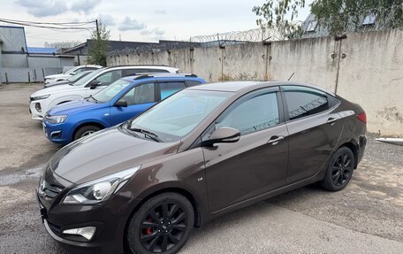 Hyundai Solaris II рестайлинг, 2015 год, 1 000 000 рублей, 5 фотография