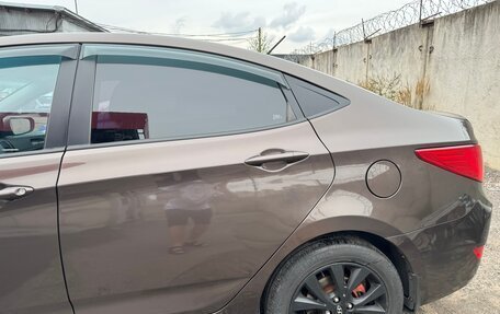 Hyundai Solaris II рестайлинг, 2015 год, 1 000 000 рублей, 9 фотография