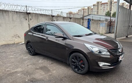 Hyundai Solaris II рестайлинг, 2015 год, 1 000 000 рублей, 19 фотография