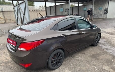 Hyundai Solaris II рестайлинг, 2015 год, 1 000 000 рублей, 16 фотография