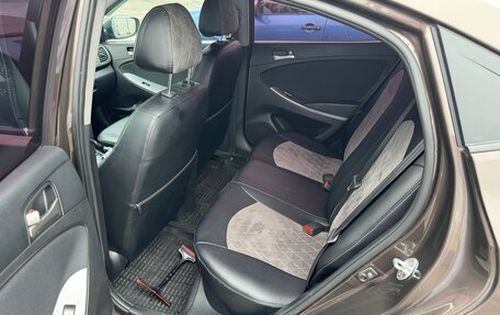 Hyundai Solaris II рестайлинг, 2015 год, 1 000 000 рублей, 28 фотография
