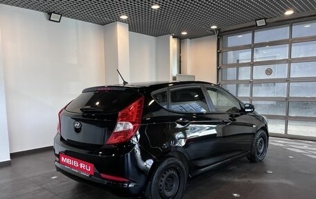 Hyundai Solaris II рестайлинг, 2015 год, 800 000 рублей, 3 фотография
