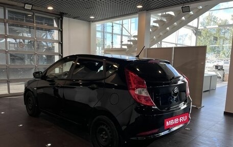 Hyundai Solaris II рестайлинг, 2015 год, 800 000 рублей, 5 фотография
