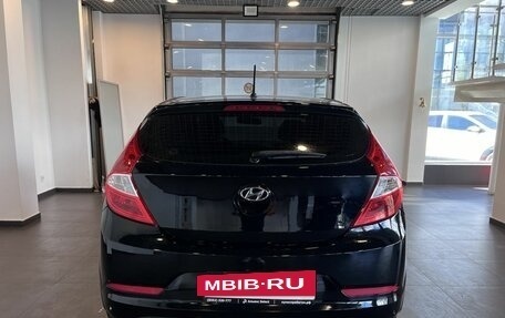 Hyundai Solaris II рестайлинг, 2015 год, 800 000 рублей, 4 фотография