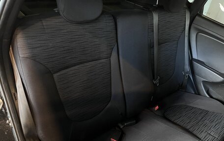 Hyundai Solaris II рестайлинг, 2015 год, 800 000 рублей, 30 фотография