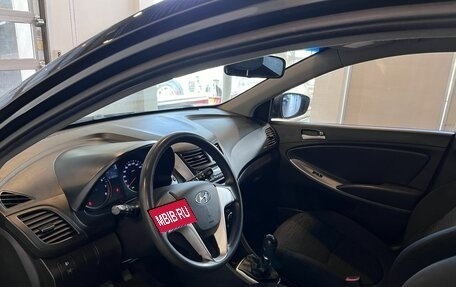 Hyundai Solaris II рестайлинг, 2015 год, 800 000 рублей, 20 фотография