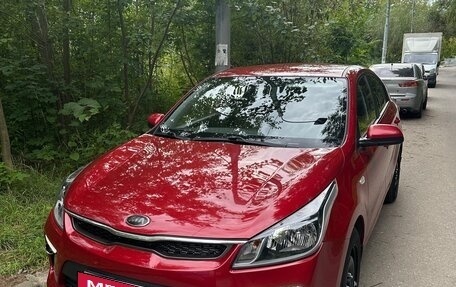 KIA Rio IV, 2018 год, 1 550 000 рублей, 3 фотография