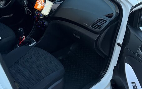 Hyundai Solaris II рестайлинг, 2015 год, 1 200 000 рублей, 6 фотография