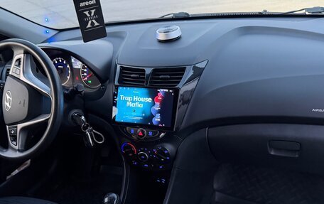 Hyundai Solaris II рестайлинг, 2015 год, 1 200 000 рублей, 9 фотография