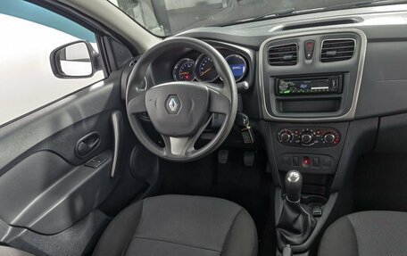 Renault Logan II, 2016 год, 655 000 рублей, 10 фотография