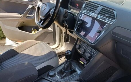 Volkswagen Tiguan II, 2019 год, 1 850 000 рублей, 4 фотография