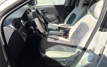 Volkswagen Polo VI (EU Market), 2011 год, 650 000 рублей, 18 фотография