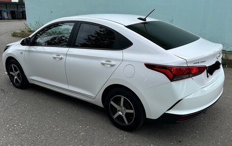 Hyundai Solaris II рестайлинг, 2022 год, 1 750 000 рублей, 4 фотография