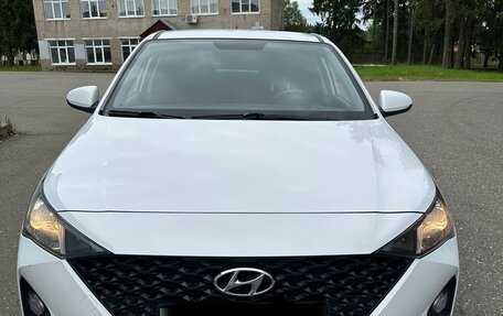 Hyundai Solaris II рестайлинг, 2022 год, 1 750 000 рублей, 6 фотография