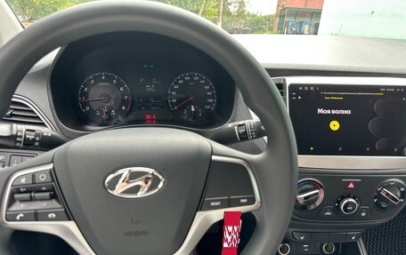 Hyundai Solaris II рестайлинг, 2022 год, 1 750 000 рублей, 10 фотография