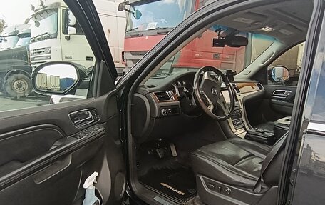 Cadillac Escalade III, 2013 год, 2 500 000 рублей, 19 фотография
