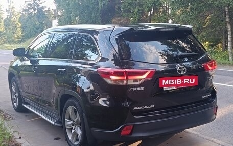 Toyota Highlander III, 2020 год, 3 850 000 рублей, 3 фотография