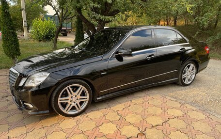 Mercedes-Benz E-Класс, 2011 год, 1 300 000 рублей, 4 фотография