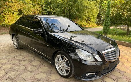 Mercedes-Benz E-Класс, 2011 год, 1 300 000 рублей, 3 фотография