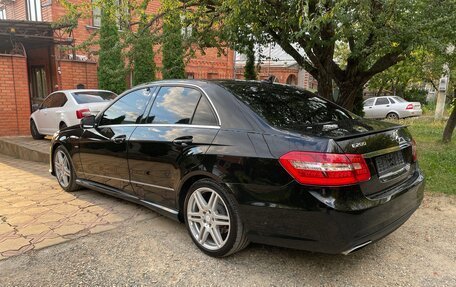 Mercedes-Benz E-Класс, 2011 год, 1 300 000 рублей, 6 фотография