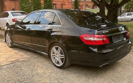 Mercedes-Benz E-Класс, 2011 год, 1 300 000 рублей, 5 фотография