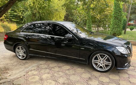 Mercedes-Benz E-Класс, 2011 год, 1 300 000 рублей, 7 фотография