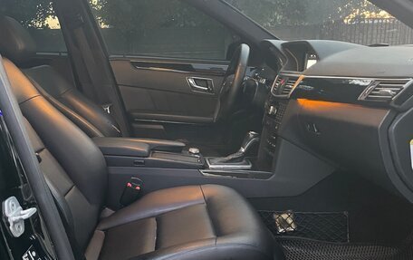 Mercedes-Benz E-Класс, 2011 год, 1 300 000 рублей, 13 фотография