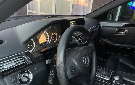 Mercedes-Benz E-Класс, 2011 год, 1 300 000 рублей, 21 фотография