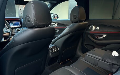 Mercedes-Benz E-Класс, 2019 год, 4 300 000 рублей, 23 фотография