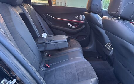 Mercedes-Benz E-Класс, 2019 год, 4 300 000 рублей, 22 фотография