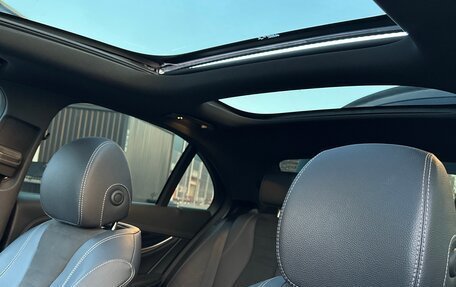 Mercedes-Benz E-Класс, 2019 год, 4 300 000 рублей, 24 фотография