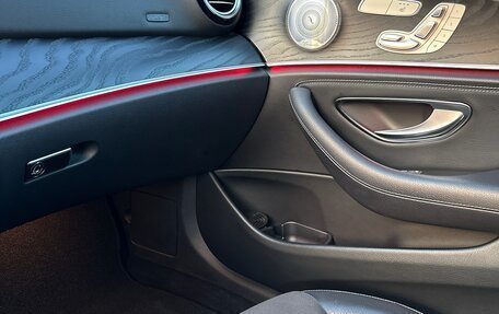 Mercedes-Benz E-Класс, 2019 год, 4 300 000 рублей, 29 фотография