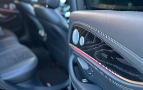 Mercedes-Benz E-Класс, 2019 год, 4 300 000 рублей, 31 фотография