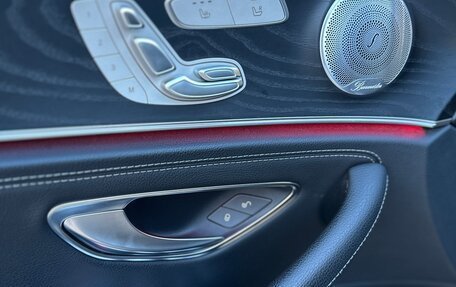 Mercedes-Benz E-Класс, 2019 год, 4 300 000 рублей, 32 фотография