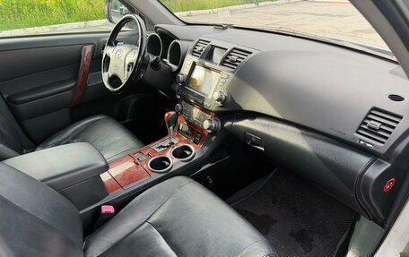 Toyota Highlander III, 2010 год, 1 565 000 рублей, 7 фотография