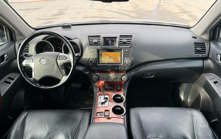 Toyota Highlander III, 2010 год, 1 565 000 рублей, 8 фотография