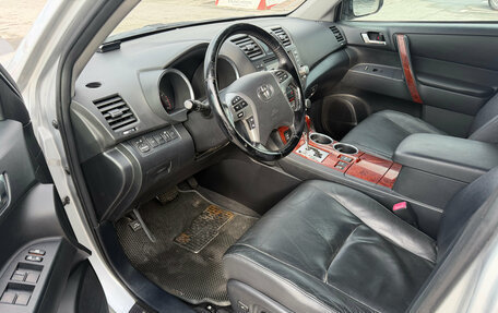 Toyota Highlander III, 2010 год, 1 565 000 рублей, 10 фотография
