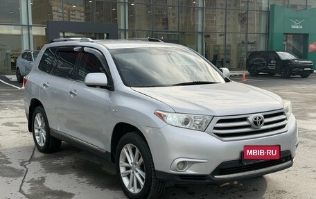 Toyota Highlander III, 2010 год, 1 565 000 рублей, 3 фотография