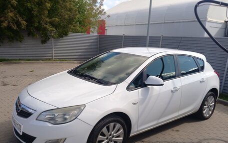 Opel Astra J, 2011 год, 680 000 рублей, 3 фотография