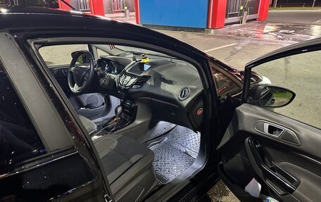 Ford Fiesta, 2015 год, 650 000 рублей, 10 фотография