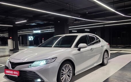 Toyota Camry, 2020 год, 3 800 000 рублей, 2 фотография